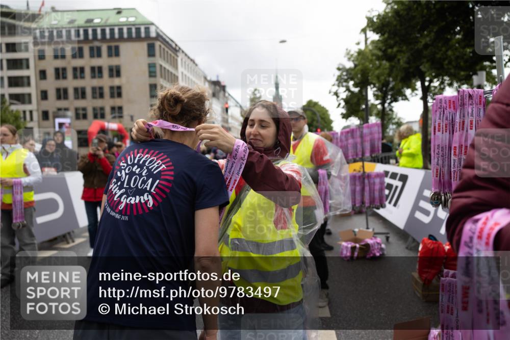 14.06.2026 - REWE Women's Run Michael Strokosch http://msf.ph/oto/9783497 14.06.2026 09:51:59 Laufen 30, 2026, 970, 2026, 202, 57 meine-sportfotos.de