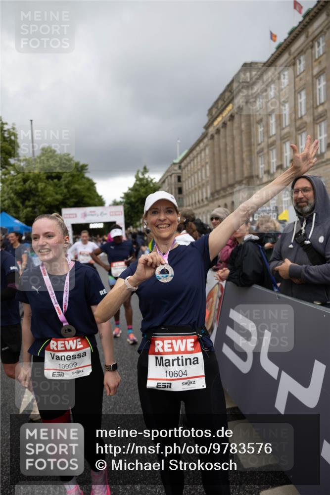 14.06.2026 - REWE Women's Run Michael Strokosch http://msf.ph/oto/9783576 14.06.2026 09:52:25 Laufen 10999, 10604, 1000, 34 meine-sportfotos.de