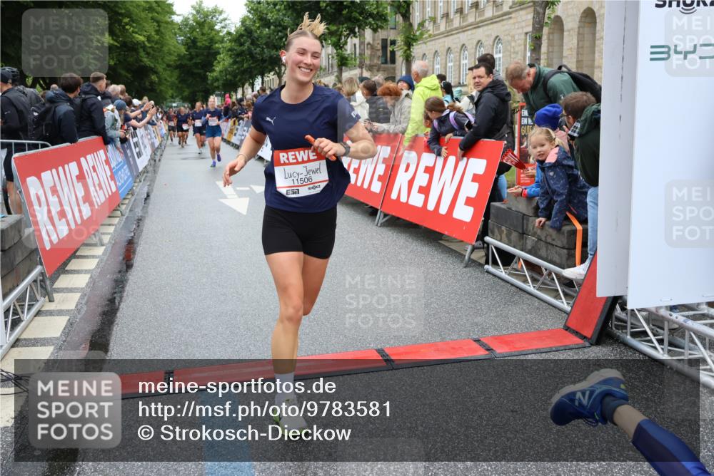 14.06.2026 - REWE Women's Run Strokosch-Dieckow http://msf.ph/oto/9783581 14.06.2026 10:02:03 Ziel 10431, 10521, 10817, 11038, 11039, 11041, 11139, 11162, 11180, 11225, 11285, 11506 meine-sportfotos.de