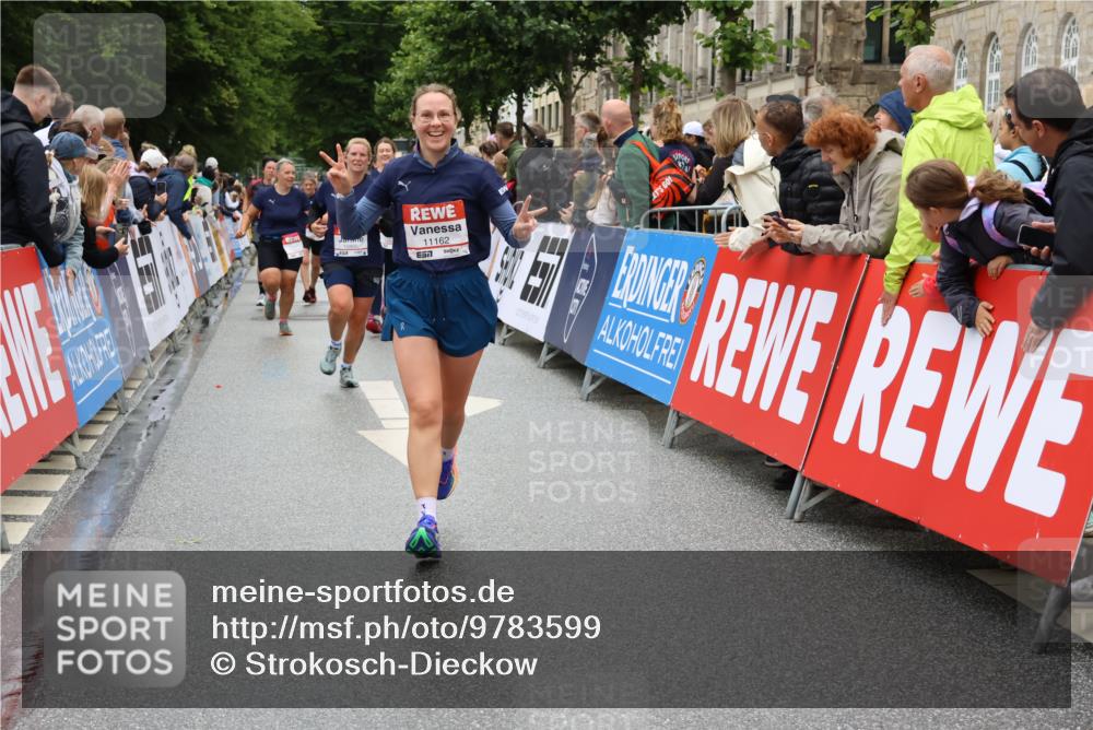 14.06.2026 - REWE Women's Run Strokosch-Dieckow http://msf.ph/oto/9783599 14.06.2026 10:02:06 Ziel 10521, 10817, 10860, 11039, 11041, 11139, 11162, 11180, 11225, 11506, 11511, 11514 meine-sportfotos.de