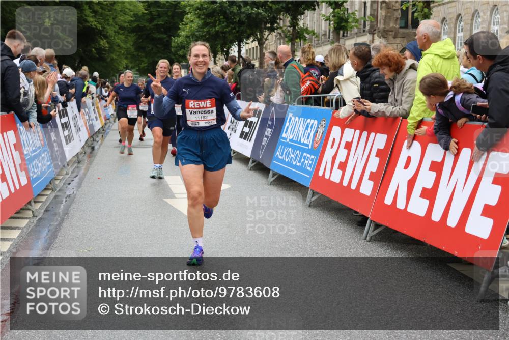 14.06.2026 - REWE Women's Run Strokosch-Dieckow http://msf.ph/oto/9783608 14.06.2026 10:02:06 Ziel 10521, 10817, 10860, 11039, 11041, 11139, 11162, 11180, 11225, 11506, 11511, 11514 meine-sportfotos.de