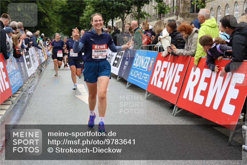 14.06.2026 - REWE Women's Run Strokosch-Dieckow http://msf.ph/oto/9783641 14.06.2026 10:02:06 Ziel 10521, 10817, 10860, 11039, 11041, 11139, 11162, 11180, 11225, 11506, 11511, 11514 meine-sportfotos.de