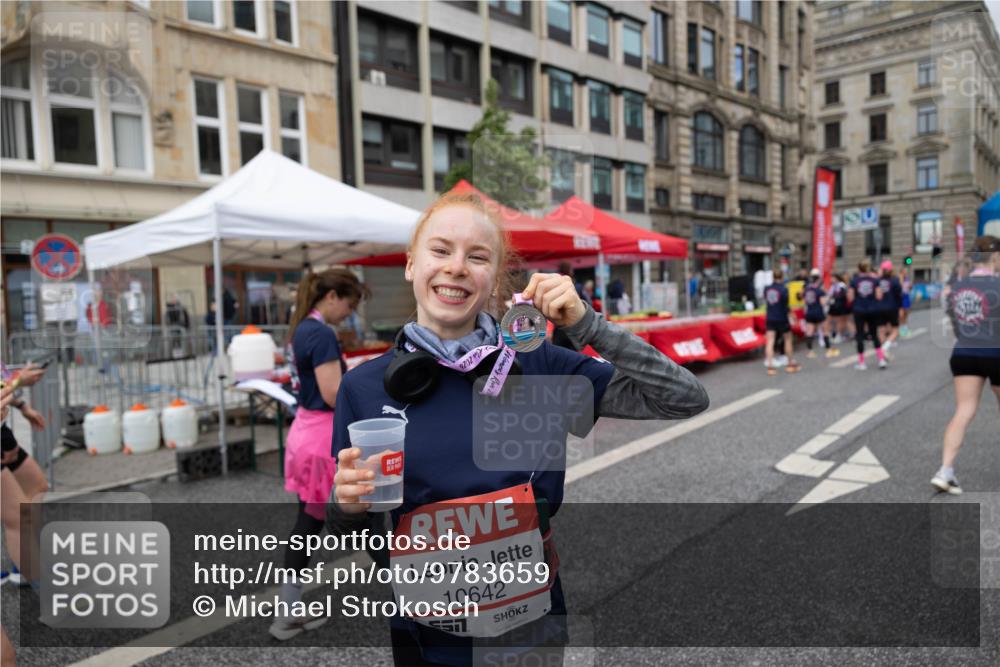 14.06.2026 - REWE Women's Run Michael Strokosch http://msf.ph/oto/9783659 14.06.2026 09:54:57 Laufen 1115, 920, 10642, 4 meine-sportfotos.de