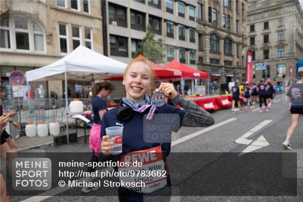 14.06.2026 - REWE Women's Run Michael Strokosch http://msf.ph/oto/9783662 14.06.2026 09:54:57 Laufen 7112, 10642, 920 meine-sportfotos.de