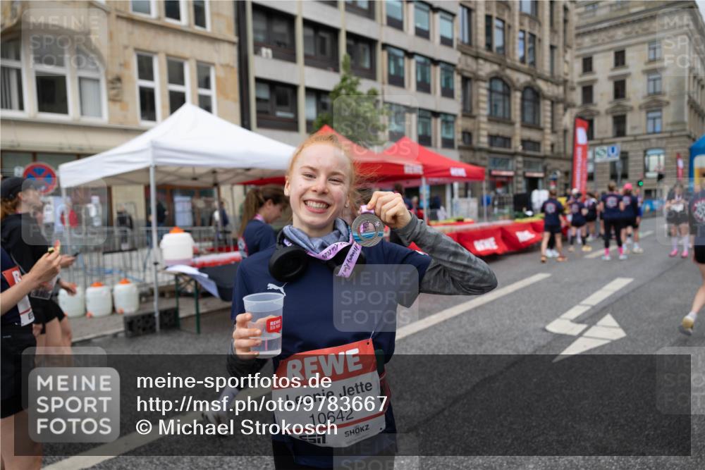 14.06.2026 - REWE Women's Run Michael Strokosch http://msf.ph/oto/9783667 14.06.2026 09:54:57 Laufen 1112, 10642, 57, 920 meine-sportfotos.de