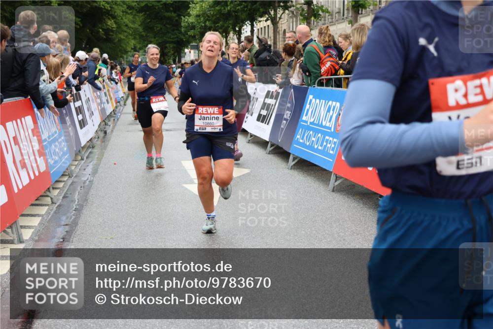 14.06.2026 - REWE Women's Run Strokosch-Dieckow http://msf.ph/oto/9783670 14.06.2026 10:02:08 Ziel 10132, 10817, 10860, 10967, 11041, 11162, 11180, 11506, 11511, 11514 meine-sportfotos.de