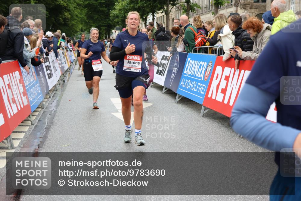14.06.2026 - REWE Women's Run Strokosch-Dieckow http://msf.ph/oto/9783690 14.06.2026 10:02:08 Ziel 10132, 10817, 10860, 10967, 11041, 11162, 11180, 11506, 11511, 11514 meine-sportfotos.de