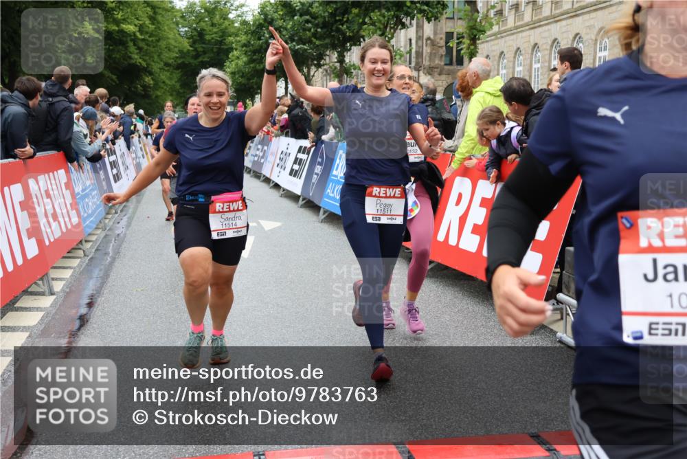 14.06.2026 - REWE Women's Run Strokosch-Dieckow http://msf.ph/oto/9783763 14.06.2026 10:02:10 Ziel 10132, 10177, 10860, 10967, 11162, 11180, 11506, 11511, 11514 meine-sportfotos.de