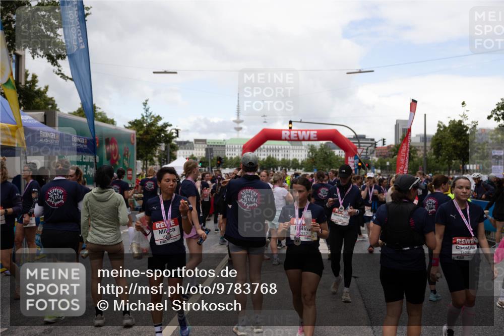 14.06.2026 - REWE Women's Run Michael Strokosch http://msf.ph/oto/9783768 14.06.2026 10:02:53 Laufen 10, 0312, 11066, 11240 meine-sportfotos.de