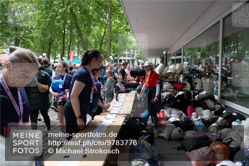 14.06.2026 - REWE Women's Run Michael Strokosch http://msf.ph/oto/9783776 14.06.2026 10:05:56 Laufen 10012, 31290 meine-sportfotos.de