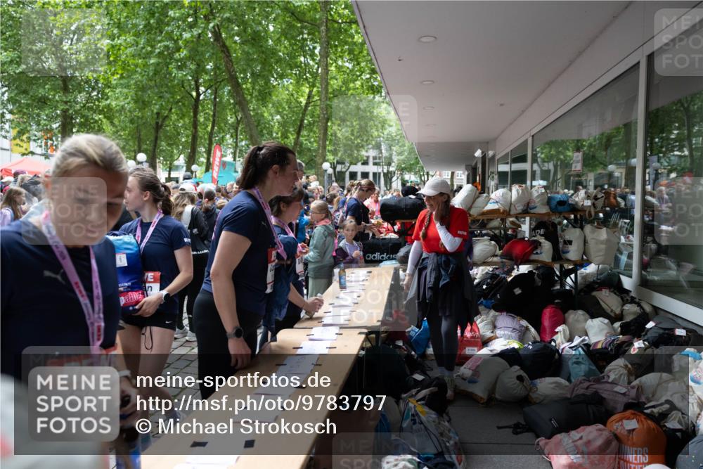 14.06.2026 - REWE Women's Run Michael Strokosch http://msf.ph/oto/9783797 14.06.2026 10:05:57 Laufen 10012 meine-sportfotos.de