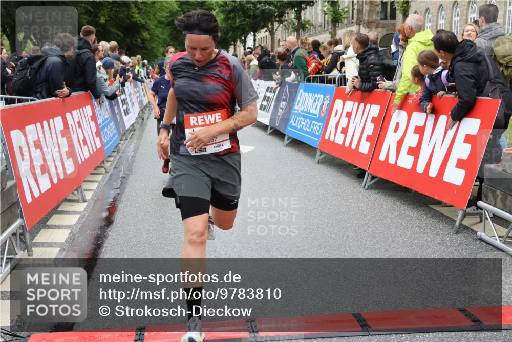 14.06.2026 - REWE Women's Run Strokosch-Dieckow http://msf.ph/oto/9783810 14.06.2026 10:02:12 Ziel 10132, 10177, 10251, 10340, 10860, 10967, 11162, 11511, 11514 meine-sportfotos.de