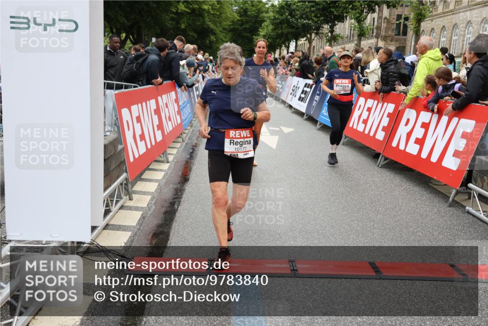 14.06.2026 - REWE Women's Run Strokosch-Dieckow http://msf.ph/oto/9783840 14.06.2026 10:02:14 Ziel 10132, 10177, 10251, 10340, 10860, 10967, 11162, 11511, 11512, 11513, 11514 meine-sportfotos.de