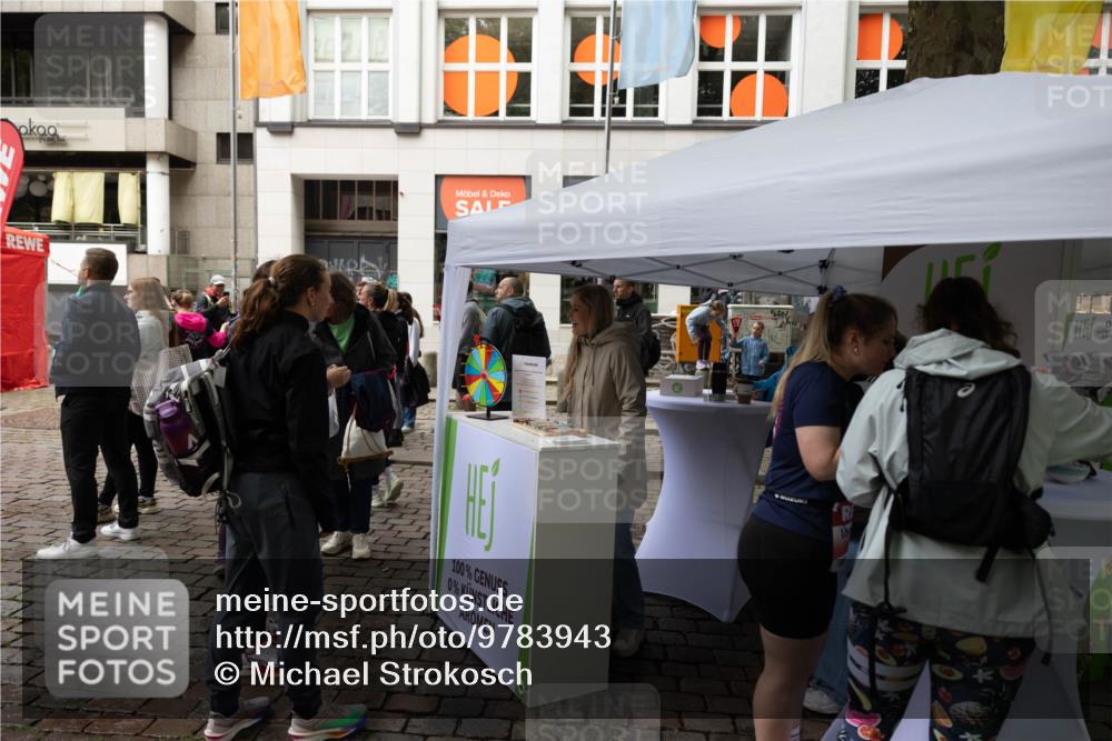 14.06.2026 - REWE Women's Run Michael Strokosch http://msf.ph/oto/9783943 14.06.2026 10:08:36 Laufen 100, 0 meine-sportfotos.de