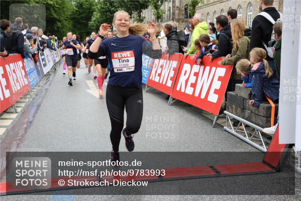 14.06.2026 - REWE Women's Run Strokosch-Dieckow http://msf.ph/oto/9783993 14.06.2026 10:02:24 Ziel 10622, 10733, 10772, 10904, 10945, 10946, 11032, 11191, 11329, 11512, 11513 meine-sportfotos.de