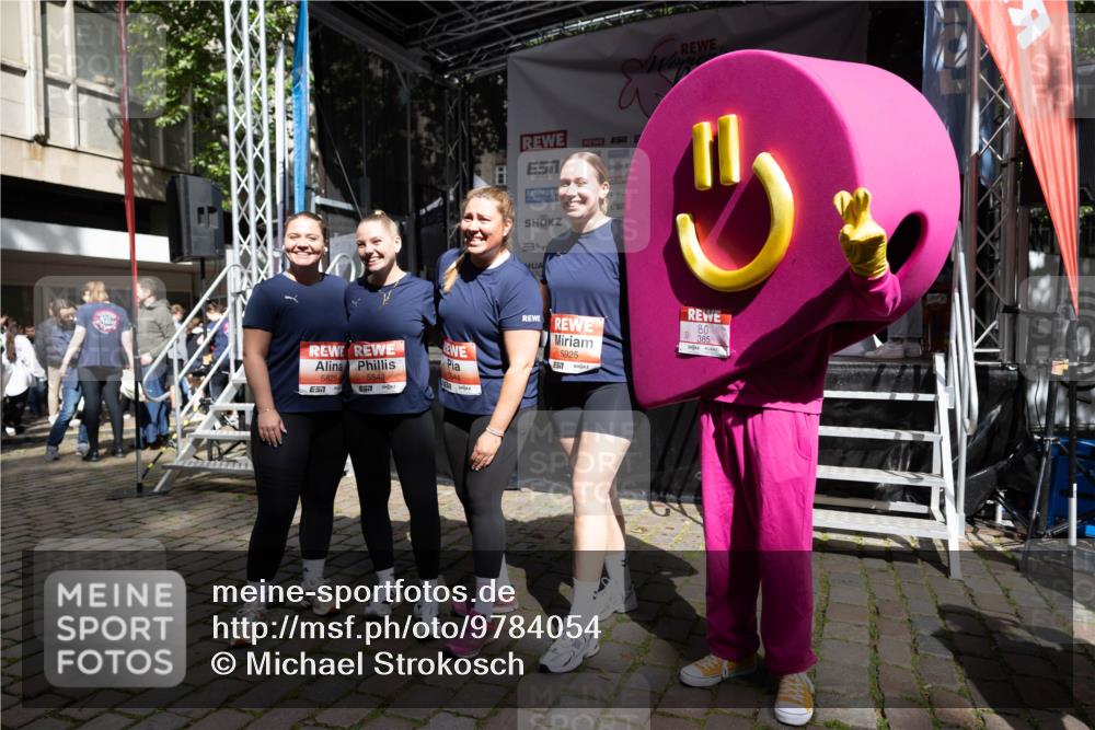 14.06.2026 - REWE Women's Run Michael Strokosch http://msf.ph/oto/9784054 14.06.2026 10:13:37 Laufen 5825, 5543, 57, 7, 34, 517, 5925, 351, 385 meine-sportfotos.de