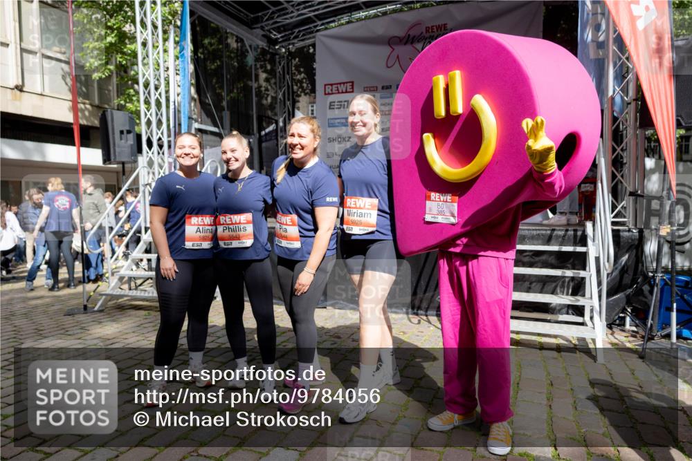 14.06.2026 - REWE Women's Run Michael Strokosch http://msf.ph/oto/9784056 14.06.2026 10:13:37 Laufen 5543, 644, 5825, 577, 7, 34, 5925, 57, 385 meine-sportfotos.de