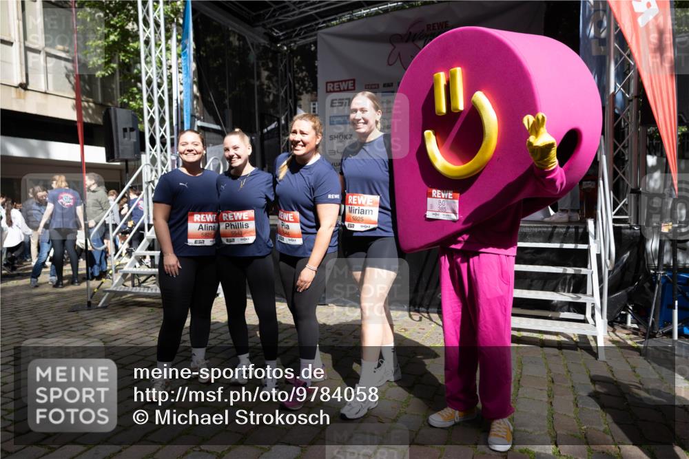 14.06.2026 - REWE Women's Run Michael Strokosch http://msf.ph/oto/9784058 14.06.2026 10:13:37 Laufen 5825, 5543, 57, 577, 51, 34, 5925, 57, 385 meine-sportfotos.de