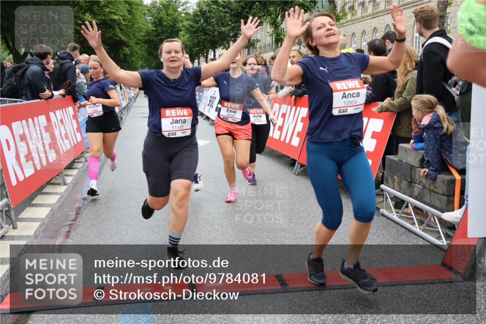 14.06.2026 - REWE Women's Run Strokosch-Dieckow http://msf.ph/oto/9784081 14.06.2026 10:02:26 Ziel 10622, 10733, 10772, 10904, 10945, 10946, 11032, 11191, 11329, 11512, 11513 meine-sportfotos.de