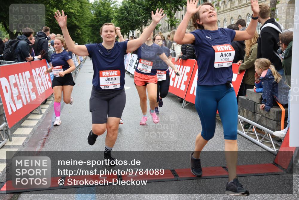 14.06.2026 - REWE Women's Run Strokosch-Dieckow http://msf.ph/oto/9784089 14.06.2026 10:02:26 Ziel 10622, 10733, 10772, 10904, 10945, 10946, 11032, 11191, 11329, 11512, 11513 meine-sportfotos.de