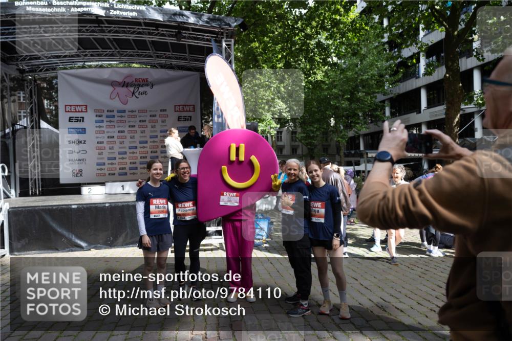 14.06.2026 - REWE Women's Run Michael Strokosch http://msf.ph/oto/9784110 14.06.2026 10:14:20 Laufen 34, 2, 1, 5595 meine-sportfotos.de