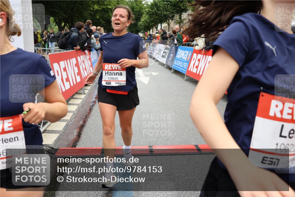 14.06.2026 - REWE Women's Run Strokosch-Dieckow http://msf.ph/oto/9784153 14.06.2026 10:02:28 Ziel 10622, 10733, 10772, 10904, 10945, 10946, 11032, 11191, 11329 meine-sportfotos.de