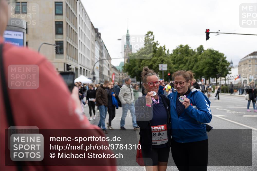 14.06.2026 - REWE Women's Run Michael Strokosch http://msf.ph/oto/9784310 14.06.2026 10:33:03 Laufen 10, 32, 11255 meine-sportfotos.de