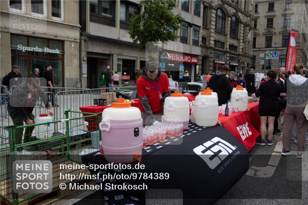 14.06.2026 - REWE Women's Run Michael Strokosch http://msf.ph/oto/9784389 14.06.2026 10:33:56 Laufen 657, 35, 51 meine-sportfotos.de