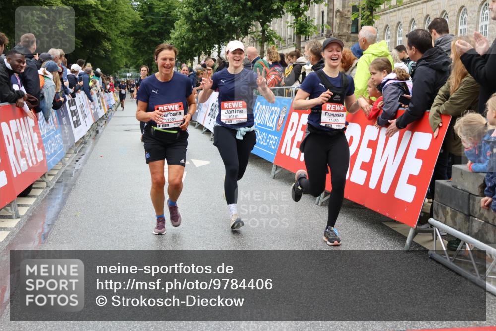 14.06.2026 - REWE Women's Run Strokosch-Dieckow http://msf.ph/oto/9784406 14.06.2026 10:02:49 Ziel 10181, 10261, 10617, 10932, 11110, 11201, 11448, 11469 meine-sportfotos.de