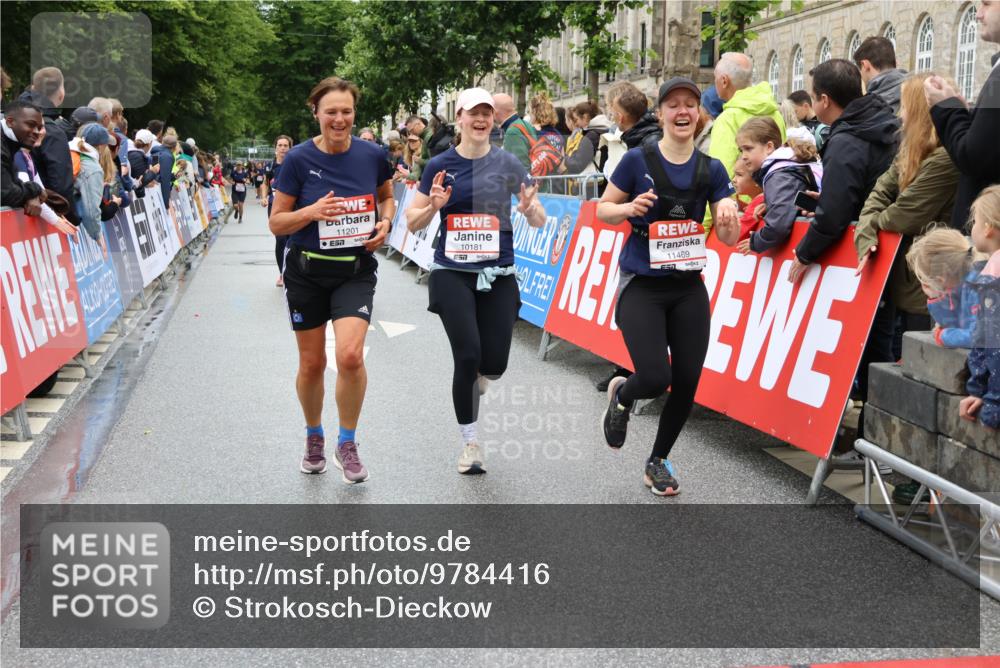 14.06.2026 - REWE Women's Run Strokosch-Dieckow http://msf.ph/oto/9784416 14.06.2026 10:02:49 Ziel 10181, 10261, 10617, 10932, 11110, 11201, 11448, 11469 meine-sportfotos.de