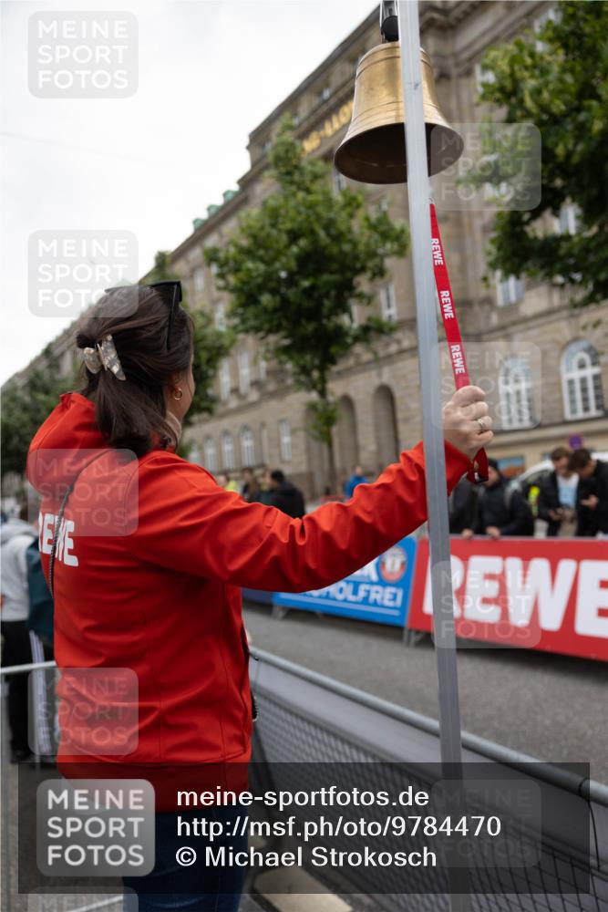 14.06.2026 - REWE Women's Run Michael Strokosch http://msf.ph/oto/9784470 14.06.2026 10:40:17 Laufen 12, 440 meine-sportfotos.de