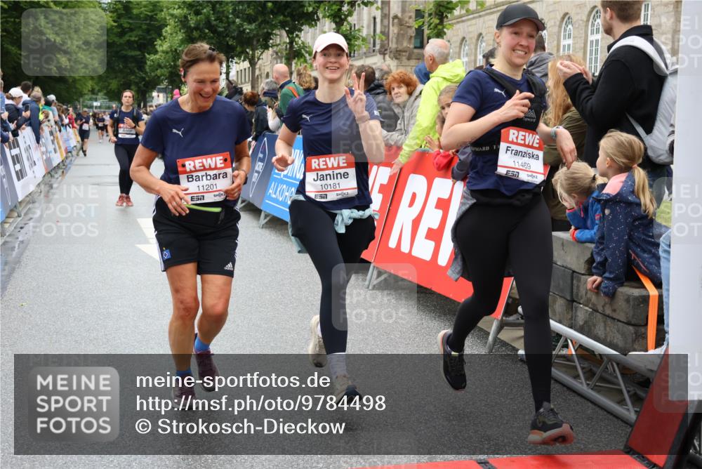 14.06.2026 - REWE Women's Run Strokosch-Dieckow http://msf.ph/oto/9784498 14.06.2026 10:02:50 Ziel 10181, 10261, 10617, 10639, 10932, 11110, 11201, 11448, 11469 meine-sportfotos.de