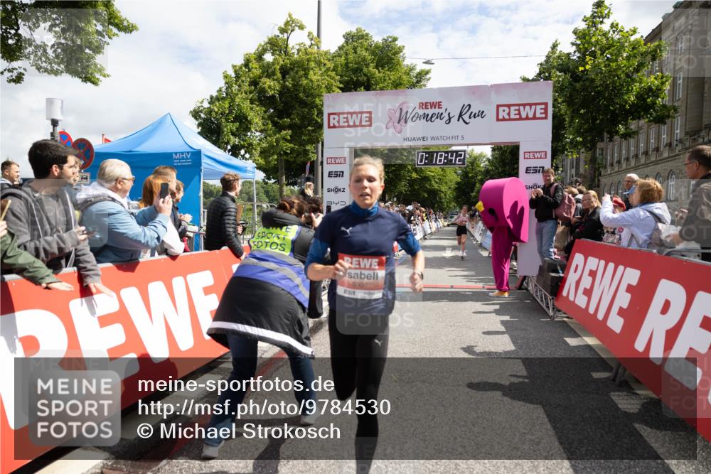 14.06.2026 - REWE Women's Run Michael Strokosch http://msf.ph/oto/9784530 14.06.2026 10:49:29 Laufen 11, 5, 34, 0, 18, 42, 5906, 70 meine-sportfotos.de