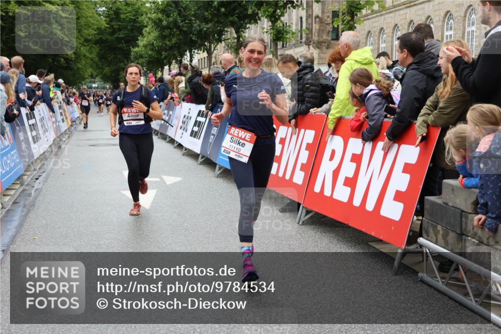 14.06.2026 - REWE Women's Run Strokosch-Dieckow http://msf.ph/oto/9784534 14.06.2026 10:02:52 Ziel 10181, 10639, 10932, 11110, 11201, 11448, 11469 meine-sportfotos.de