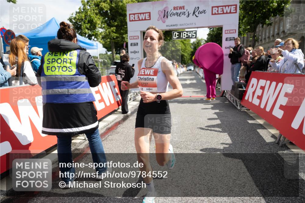 14.06.2026 - REWE Women's Run Michael Strokosch http://msf.ph/oto/9784552 14.06.2026 10:49:32 Laufen 7, 970, 5, 0, 18, 45, 5737 meine-sportfotos.de