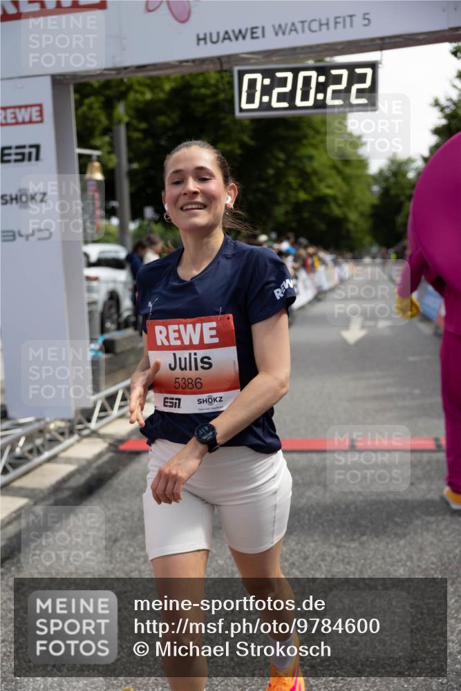14.06.2026 - REWE Women's Run Michael Strokosch http://msf.ph/oto/9784600 14.06.2026 10:51:10 Laufen 7, 5, 0, 20, 22, 340, 5386 meine-sportfotos.de