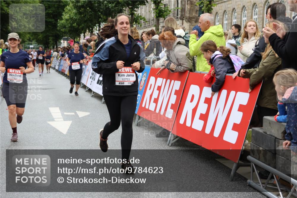 14.06.2026 - REWE Women's Run Strokosch-Dieckow http://msf.ph/oto/9784623 14.06.2026 10:03:01 Ziel 10170, 10631, 10639, 10753, 11110 meine-sportfotos.de