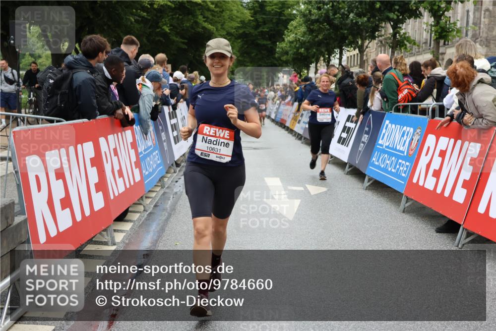 14.06.2026 - REWE Women's Run Strokosch-Dieckow http://msf.ph/oto/9784660 14.06.2026 10:03:02 Ziel 10170, 10631, 10639, 10753 meine-sportfotos.de