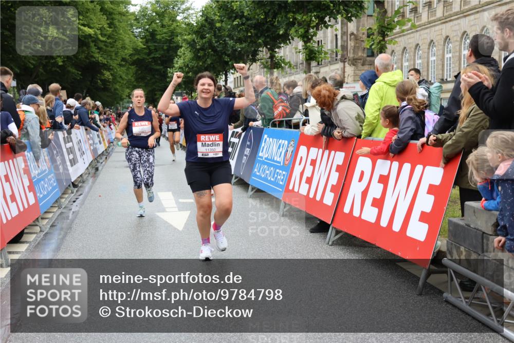 14.06.2026 - REWE Women's Run Strokosch-Dieckow http://msf.ph/oto/9784798 14.06.2026 10:03:09 Ziel 10170, 10224, 10631, 10753, 11350, 11523 meine-sportfotos.de