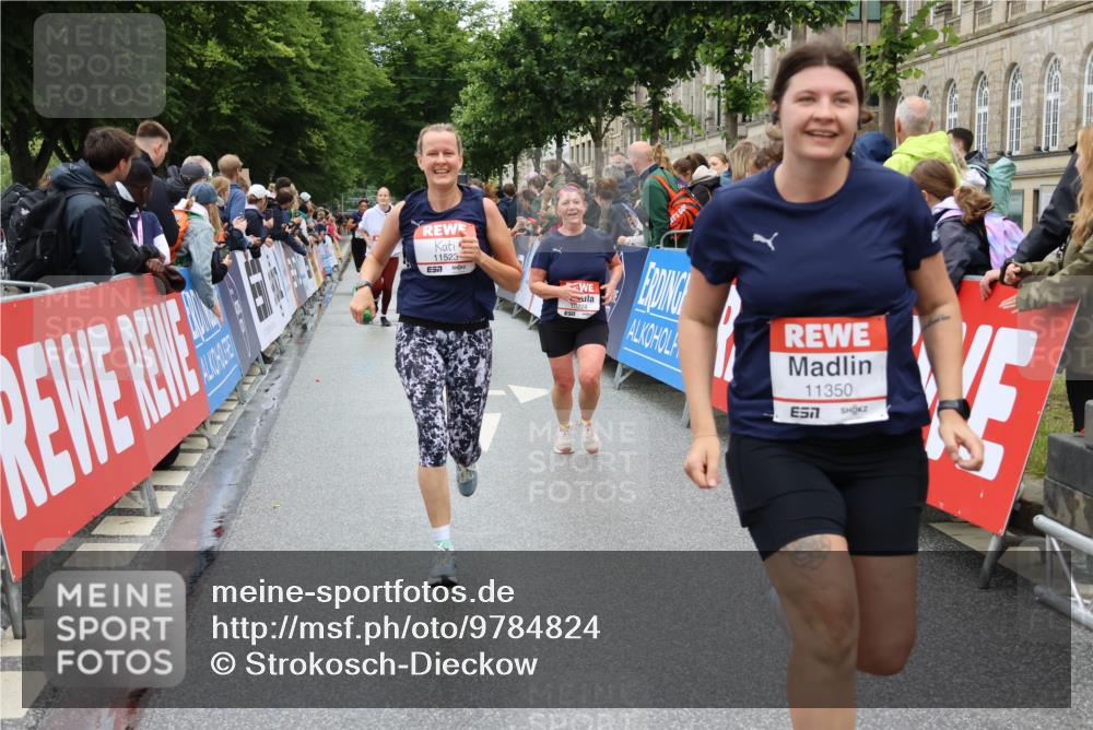14.06.2026 - REWE Women's Run Strokosch-Dieckow http://msf.ph/oto/9784824 14.06.2026 10:03:11 Ziel 10029, 10170, 10224, 10510, 11350, 11523 meine-sportfotos.de
