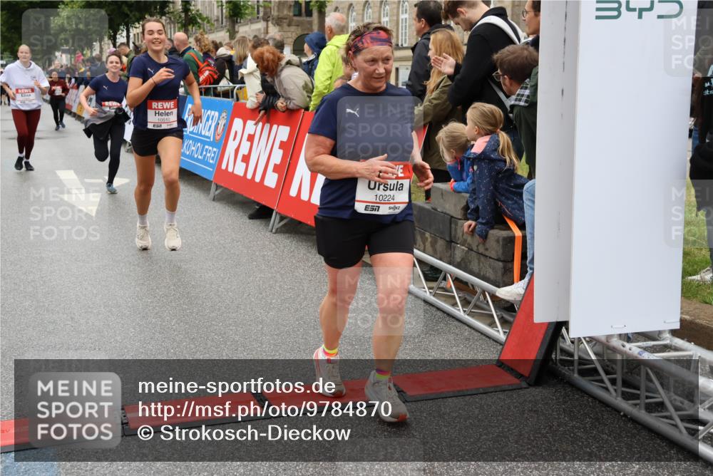 14.06.2026 - REWE Women's Run Strokosch-Dieckow http://msf.ph/oto/9784870 14.06.2026 10:03:13 Ziel 10029, 10170, 10224, 10510, 11208, 11350, 11444, 11523 meine-sportfotos.de