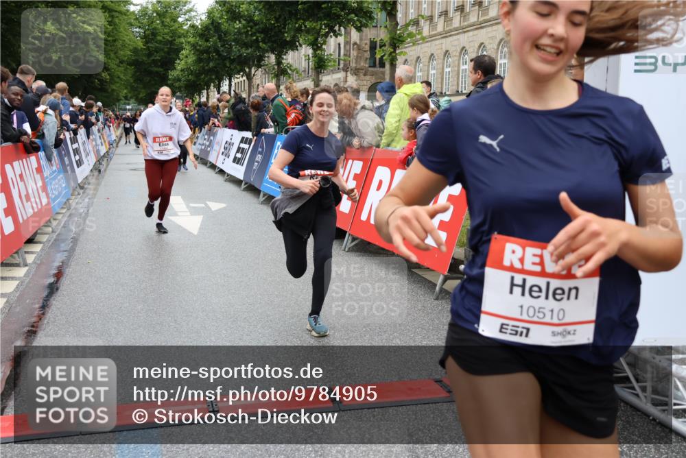 14.06.2026 - REWE Women's Run Strokosch-Dieckow http://msf.ph/oto/9784905 14.06.2026 10:03:14 Ziel 10029, 10224, 10510, 11208, 11350, 11444, 11523 meine-sportfotos.de