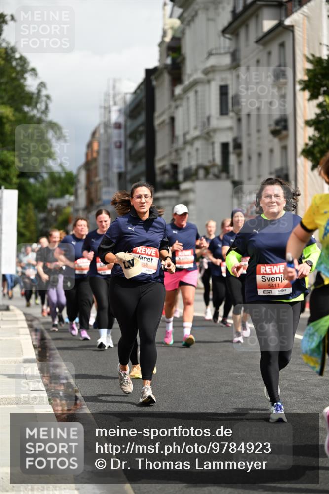 14.06.2026 - REWE Women's Run Dr. Thomas Lammeyer http://msf.ph/oto/9784923 14.06.2026 10:54:28 Laufen 758, 5411, 57 meine-sportfotos.de