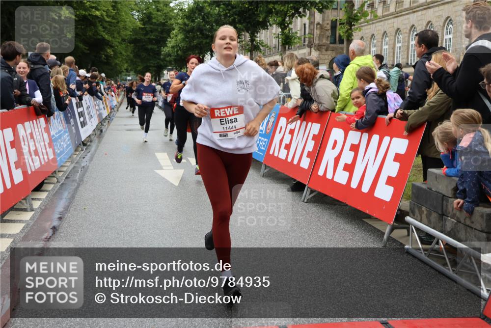 14.06.2026 - REWE Women's Run Strokosch-Dieckow http://msf.ph/oto/9784935 14.06.2026 10:03:16 Ziel 10028, 10029, 10224, 10510, 10670, 10785, 11208, 11350, 11444, 11523 meine-sportfotos.de