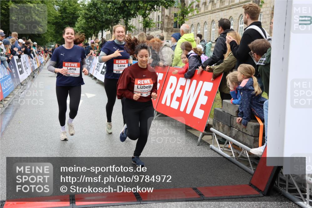 14.06.2026 - REWE Women's Run Strokosch-Dieckow http://msf.ph/oto/9784972 14.06.2026 10:03:19 Ziel 10028, 10029, 10224, 10510, 10670, 10785, 11208, 11444, 11523 meine-sportfotos.de