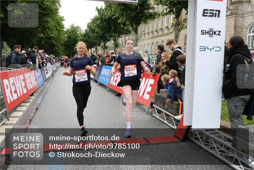 14.06.2026 - REWE Women's Run Strokosch-Dieckow http://msf.ph/oto/9785100 14.06.2026 10:03:32 Ziel 10026, 10032, 10323, 10421, 10527, 10549, 10647, 10652, 11366 meine-sportfotos.de