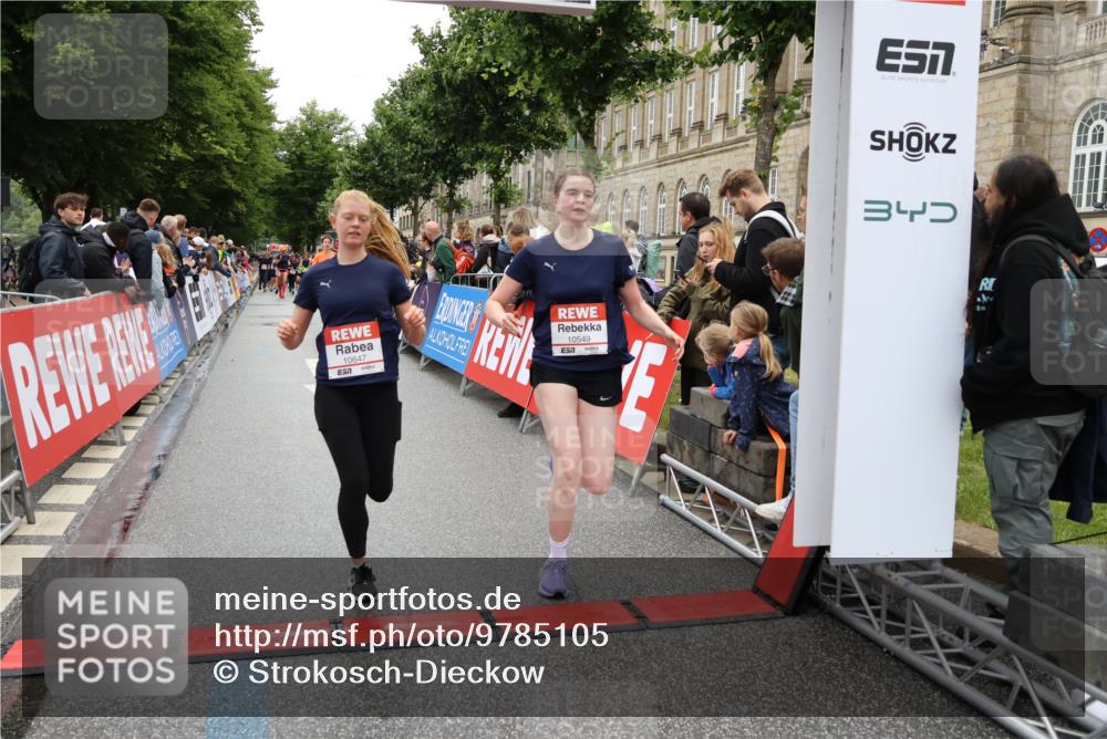 14.06.2026 - REWE Women's Run Strokosch-Dieckow http://msf.ph/oto/9785105 14.06.2026 10:03:32 Ziel 10026, 10032, 10323, 10421, 10527, 10549, 10647, 10652, 11366 meine-sportfotos.de