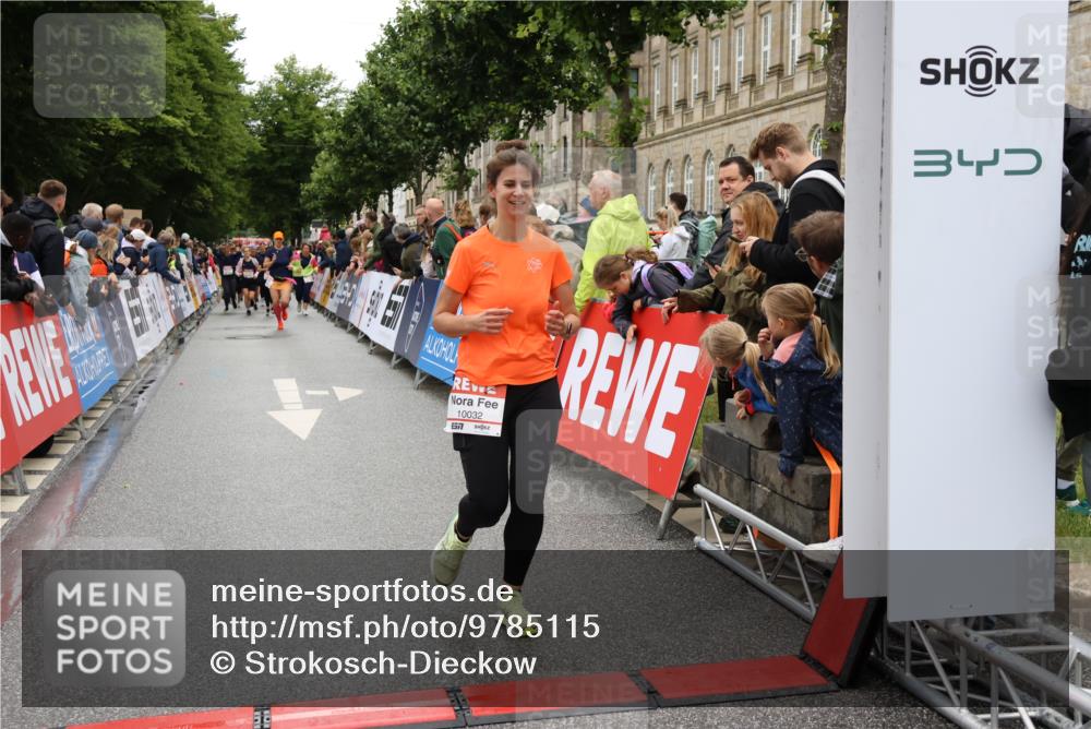 14.06.2026 - REWE Women's Run Strokosch-Dieckow http://msf.ph/oto/9785115 14.06.2026 10:03:36 Ziel 10026, 10032, 10323, 10421, 10549, 10647, 10652, 11366 meine-sportfotos.de