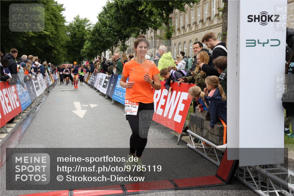 14.06.2026 - REWE Women's Run Strokosch-Dieckow http://msf.ph/oto/9785119 14.06.2026 10:03:36 Ziel 10026, 10032, 10323, 10421, 10549, 10647, 10652, 11366 meine-sportfotos.de