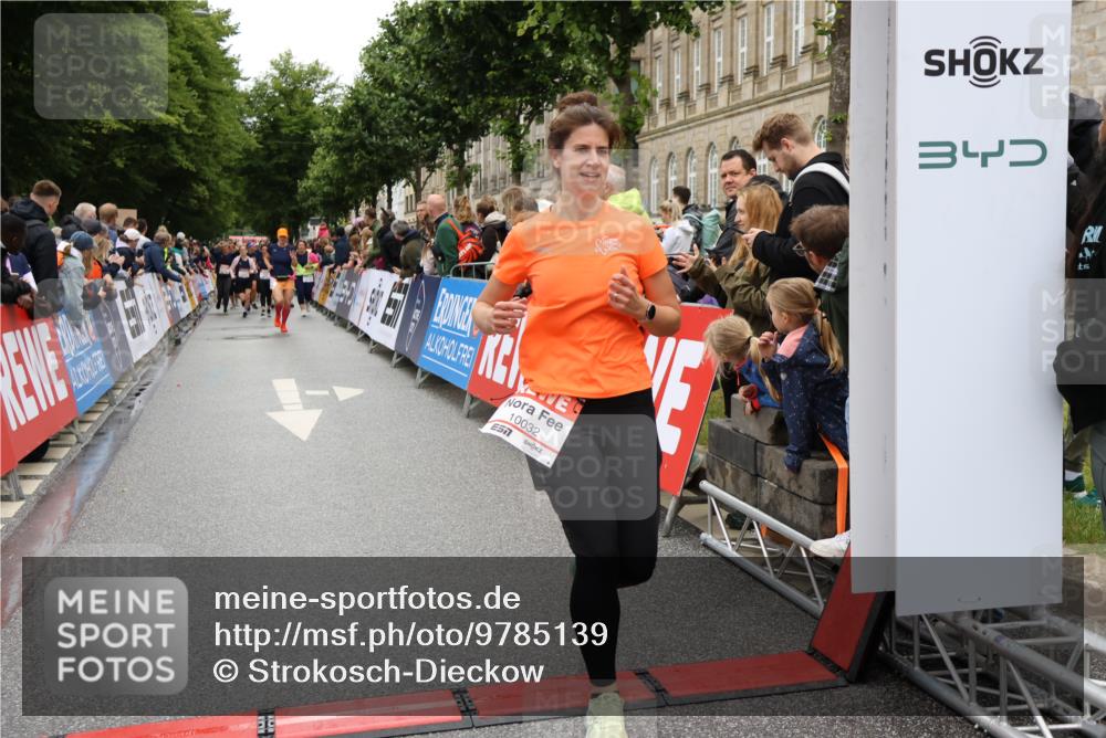 14.06.2026 - REWE Women's Run Strokosch-Dieckow http://msf.ph/oto/9785139 14.06.2026 10:03:36 Ziel 10026, 10032, 10323, 10421, 10549, 10647, 10652, 11366 meine-sportfotos.de